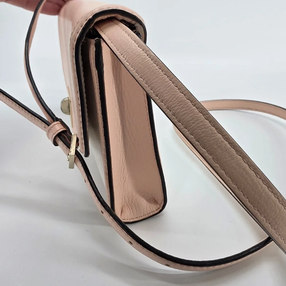 Kate‎ Spade Crossbody Bag Pink White Leather Pebbled Envelope Walter Place Nikki